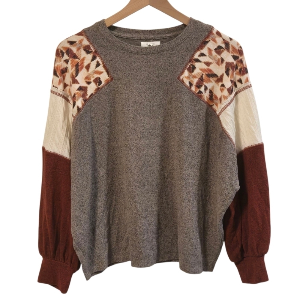 Maurices Patchwork Sleeve Mixer Cable Knit Geo-Print Colorblock Tee Size Medium